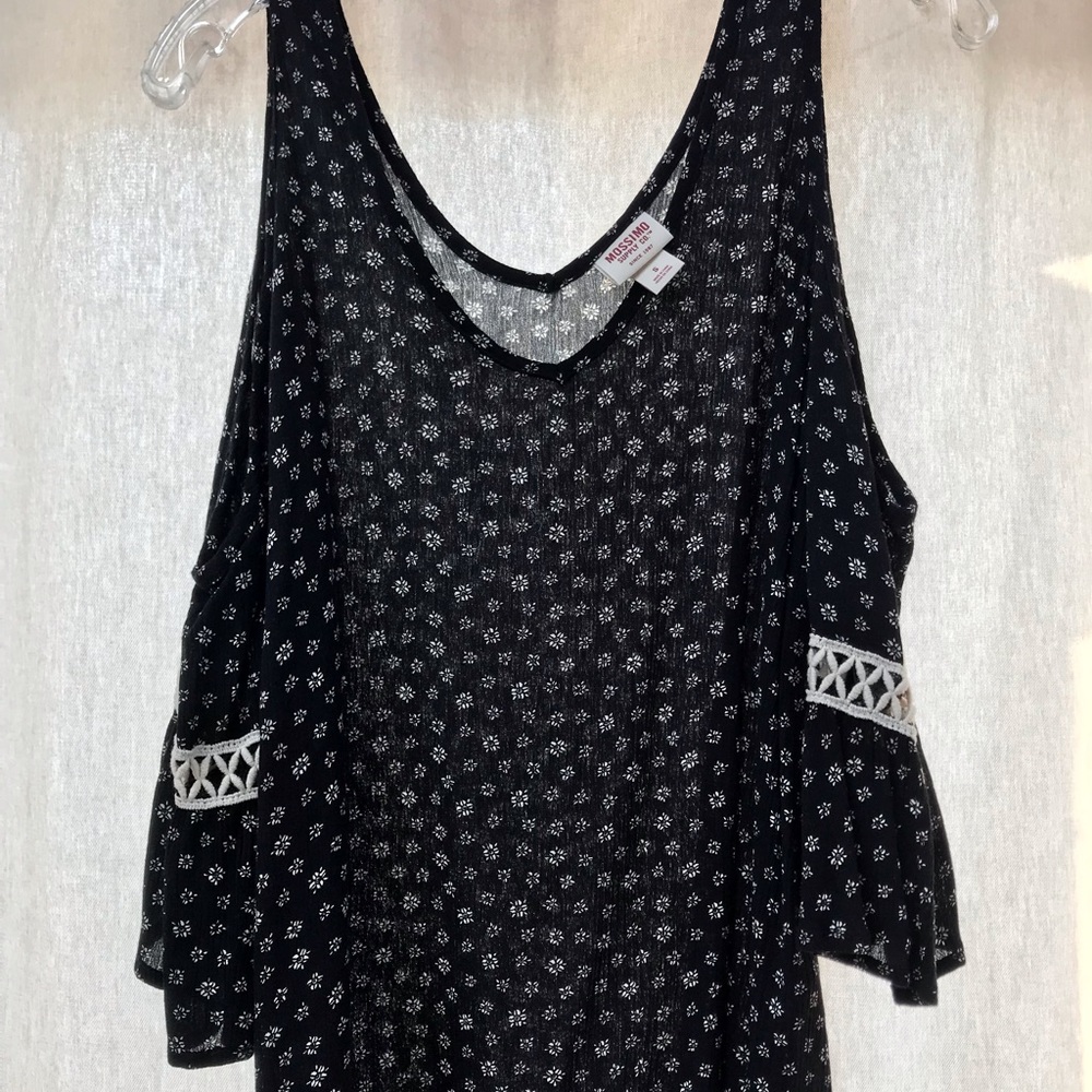 Mossimo Supply Co. off the shoulder blouse